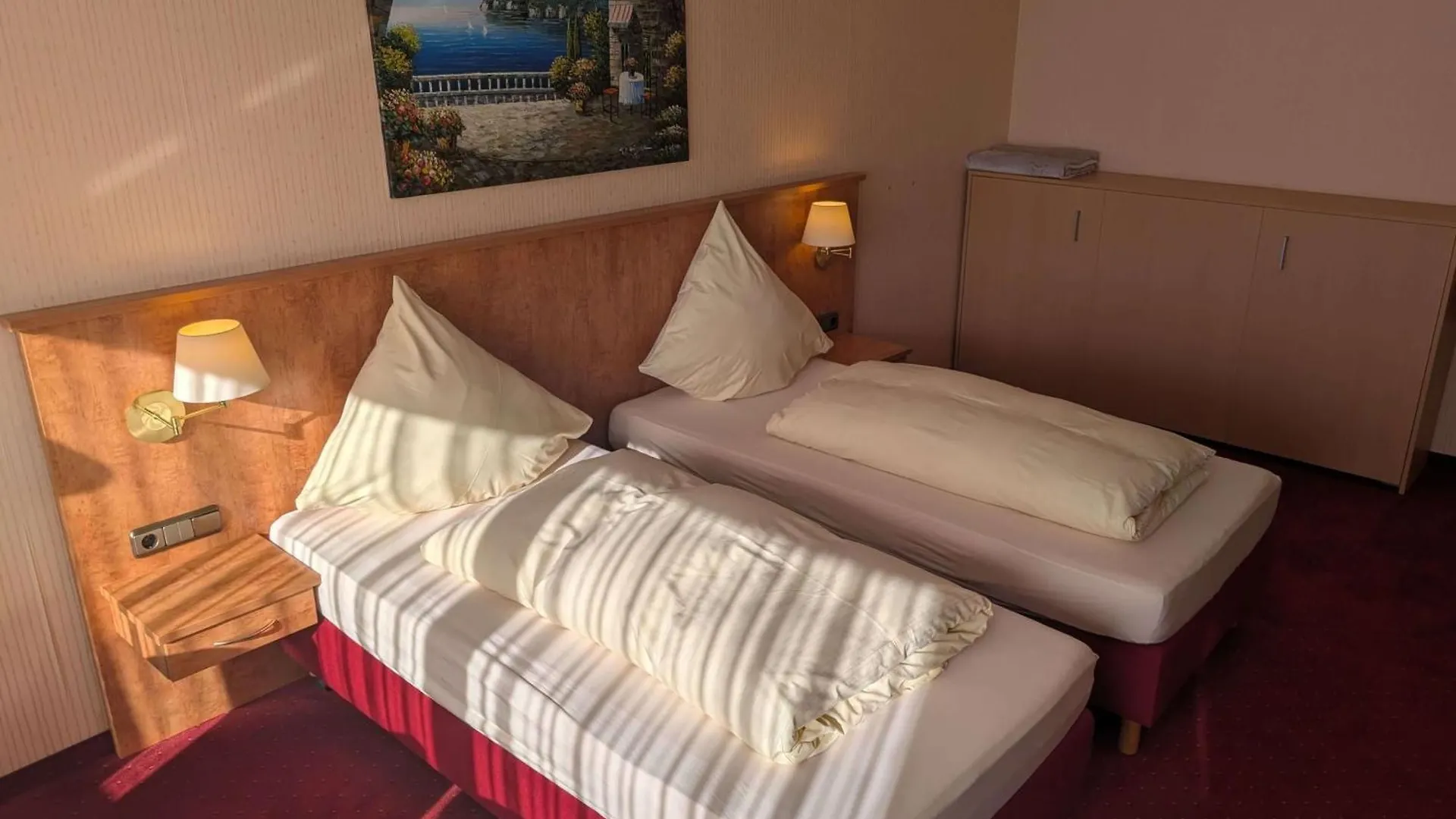Stadthotel Augsburg 3*,